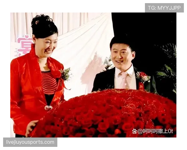 杨昊训练像邻家大哥,出街像刚刷爆时尚圈的人——我无语 杨昊训练像邻家大哥,出街像刚刷爆时尚圈的人——我无语